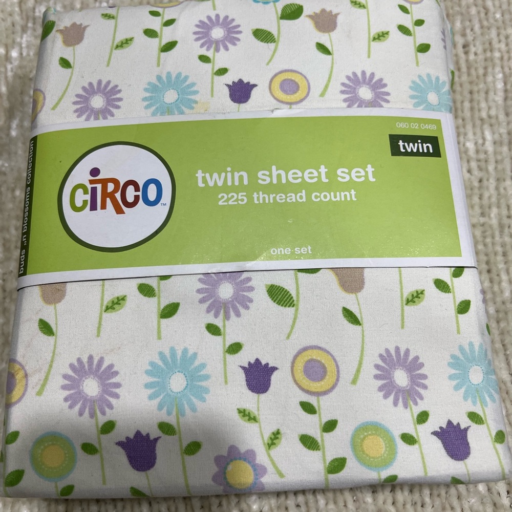 Circo White and Purple Floral Sheet Set Twin